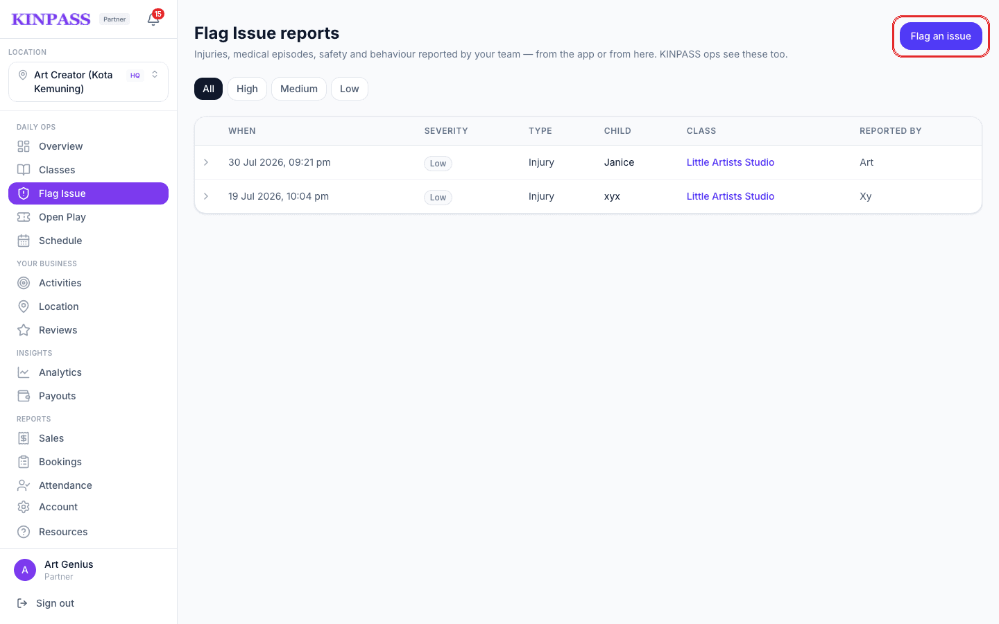 Flag Issue reports page with the Flag an issue button boxed in red